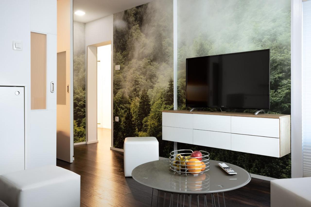 Elegant 1-Bedroom Apartment Near Hill Forest Ljubljana Buitenkant foto